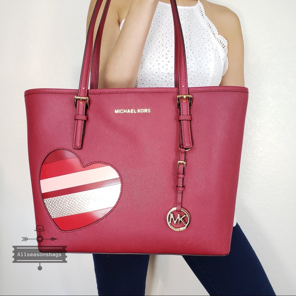 NWT Michael Kors Medium carryall tote hearts Bag - Picture 2 of 8